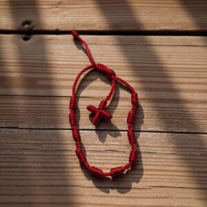 Pulsera Denario Hilo Rojo