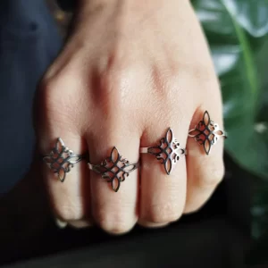 Anillo Nudo de Bruja Acero Quirurgico
