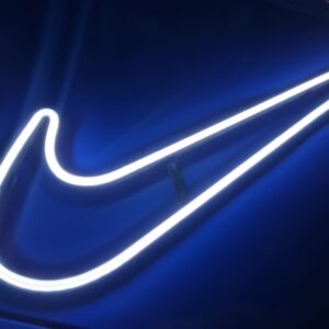 20260109_185356 Logo Nike Neón 42cm