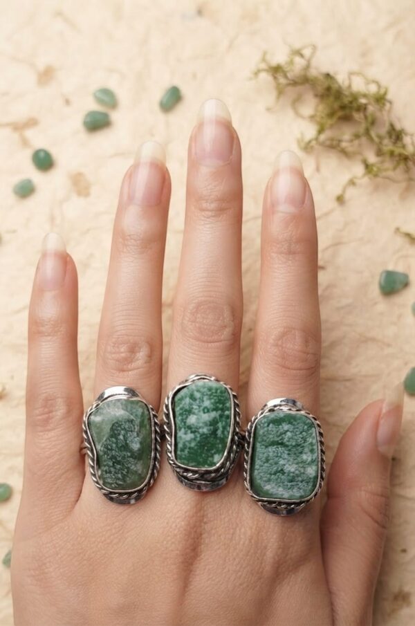 Anillo Alpaca Regulable Piedra Energetica Cuarzo Verde Rustico