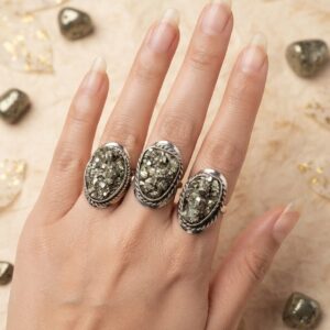 WhatsApp Image 2026-07-16 at 21.46.44 Anillo Alpaca Regulable Piedra Energetica Pirita Rustico